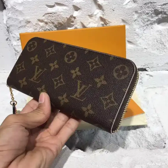 First bag Vuitton wallet Louis CHANELEMENCE 0616